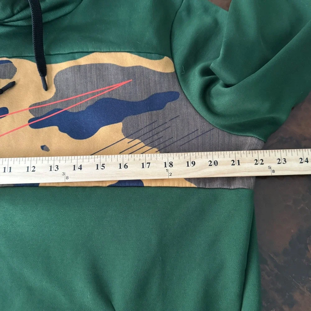 Nike DriFit Hoodie Men M Green Camo Print Performance Stretch Athletic Pullover